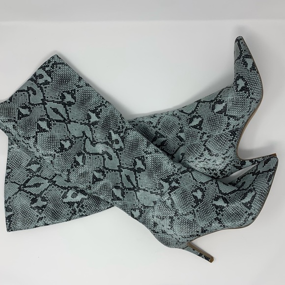 Steve Madden Women’s 6 1/2 Kimari Pointed Toe Pull-On Dress Animal Print Boots - Picture 2 of 14